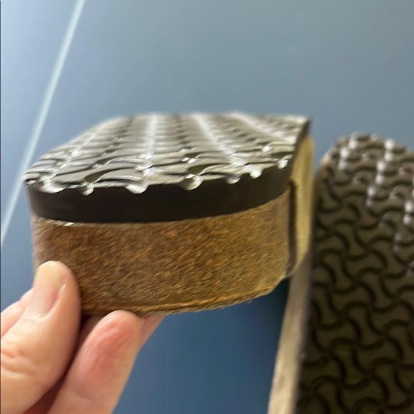 Birkenstock Tan Slippers with Adjustable Strap and Cork Footbed - Picture 4 of 5